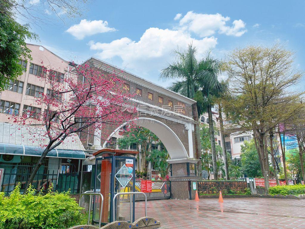 玉上園雙景高樓美屋房屋室內格局與周邊環境