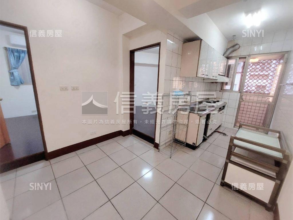 陳平國小旁兩房車位房屋室內格局與周邊環境