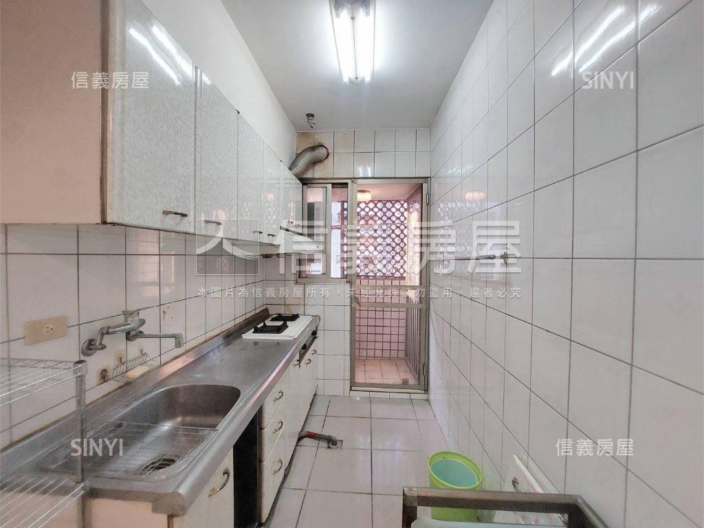 陳平國小旁兩房車位房屋室內格局與周邊環境