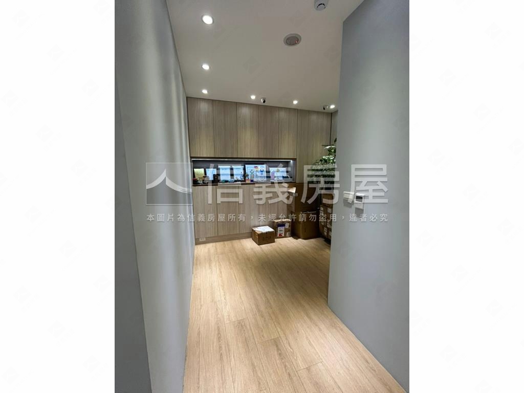 內科面河景美廠辦房屋室內格局與周邊環境