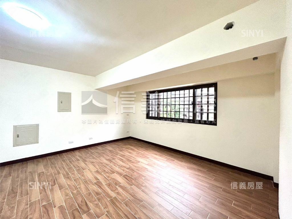 忠勇門前停車電梯別墅房屋室內格局與周邊環境