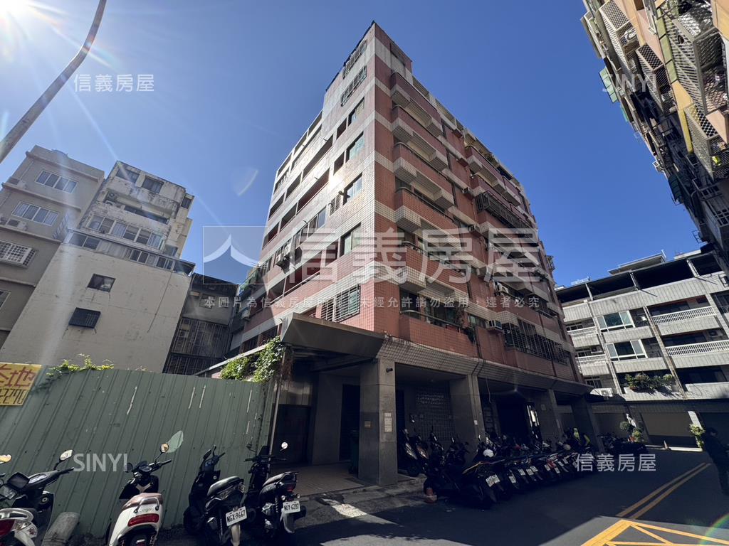 西區精誠２４街大三房房屋室內格局與周邊環境