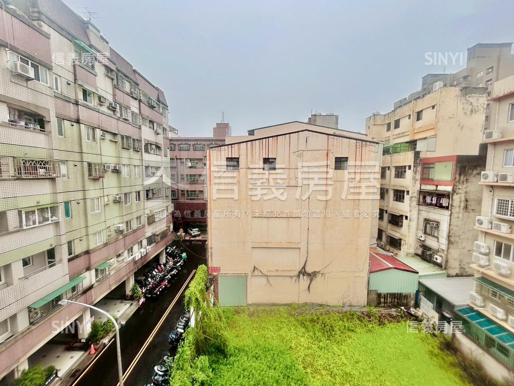 西區精誠２４街大三房房屋室內格局與周邊環境