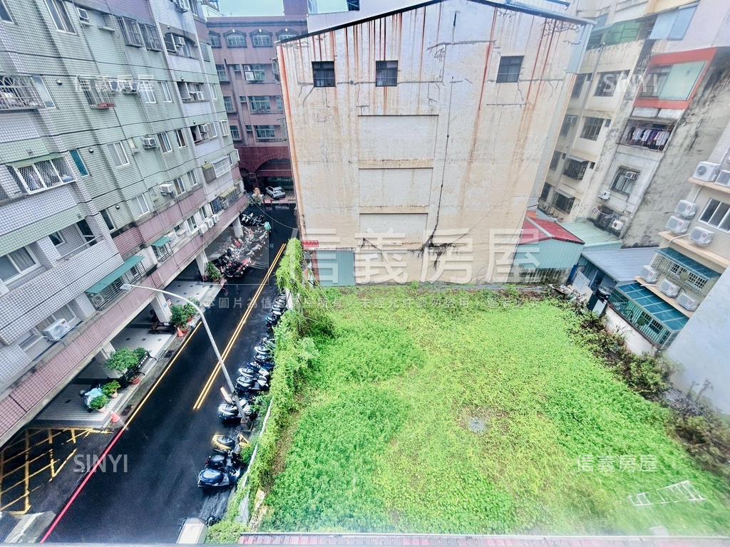 西區精誠２４街大三房房屋室內格局與周邊環境