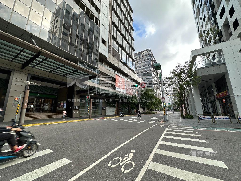 國泰虎嘯林園邊間公寓二樓房屋室內格局與周邊環境