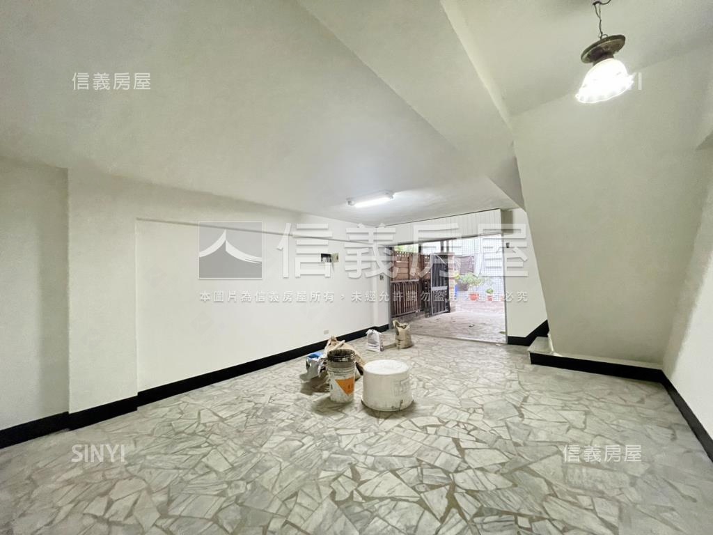 十二佃免千萬車庫透天房屋室內格局與周邊環境