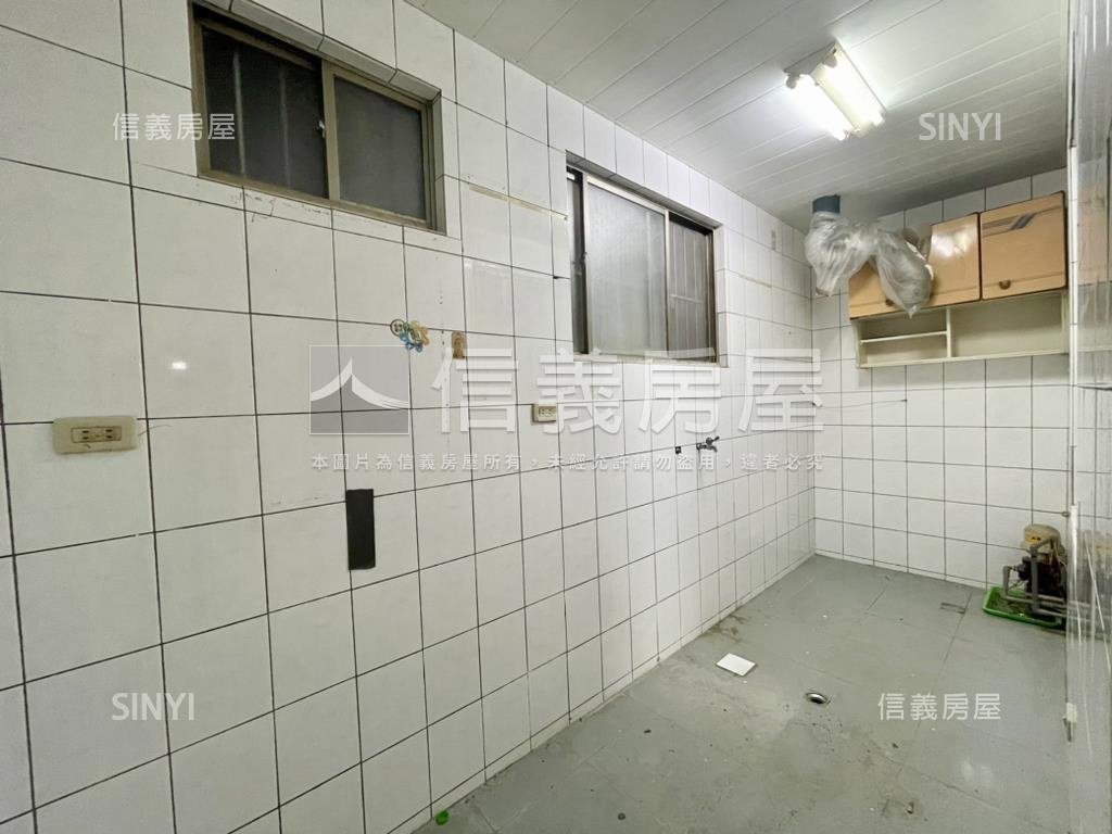 十二佃免千萬車庫透天房屋室內格局與周邊環境