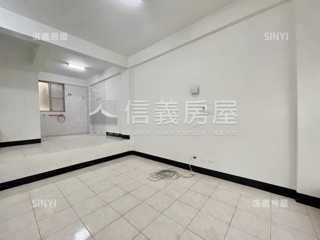 十二佃免千萬車庫透天房屋室內格局與周邊環境