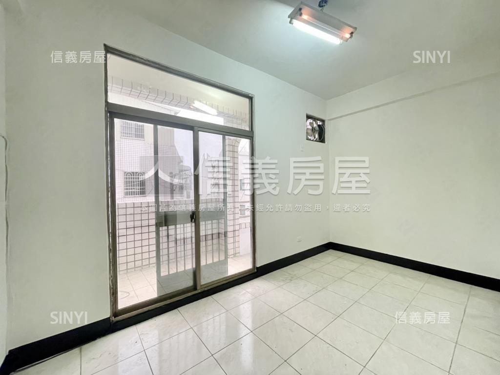 十二佃免千萬車庫透天房屋室內格局與周邊環境