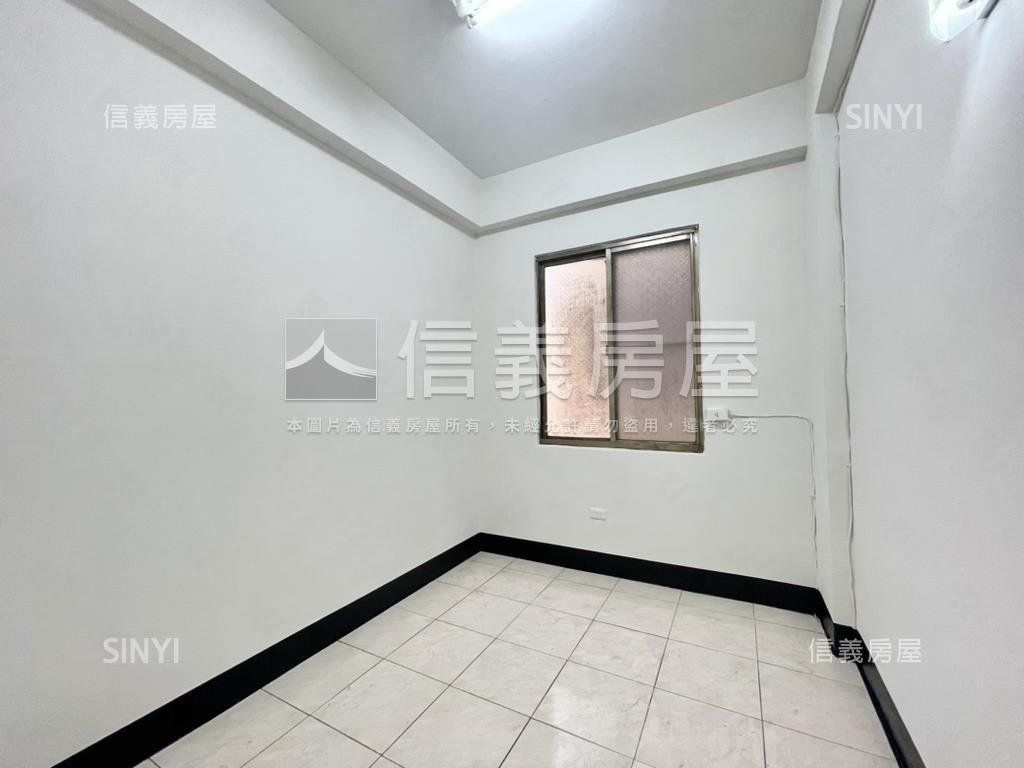 十二佃免千萬車庫透天房屋室內格局與周邊環境