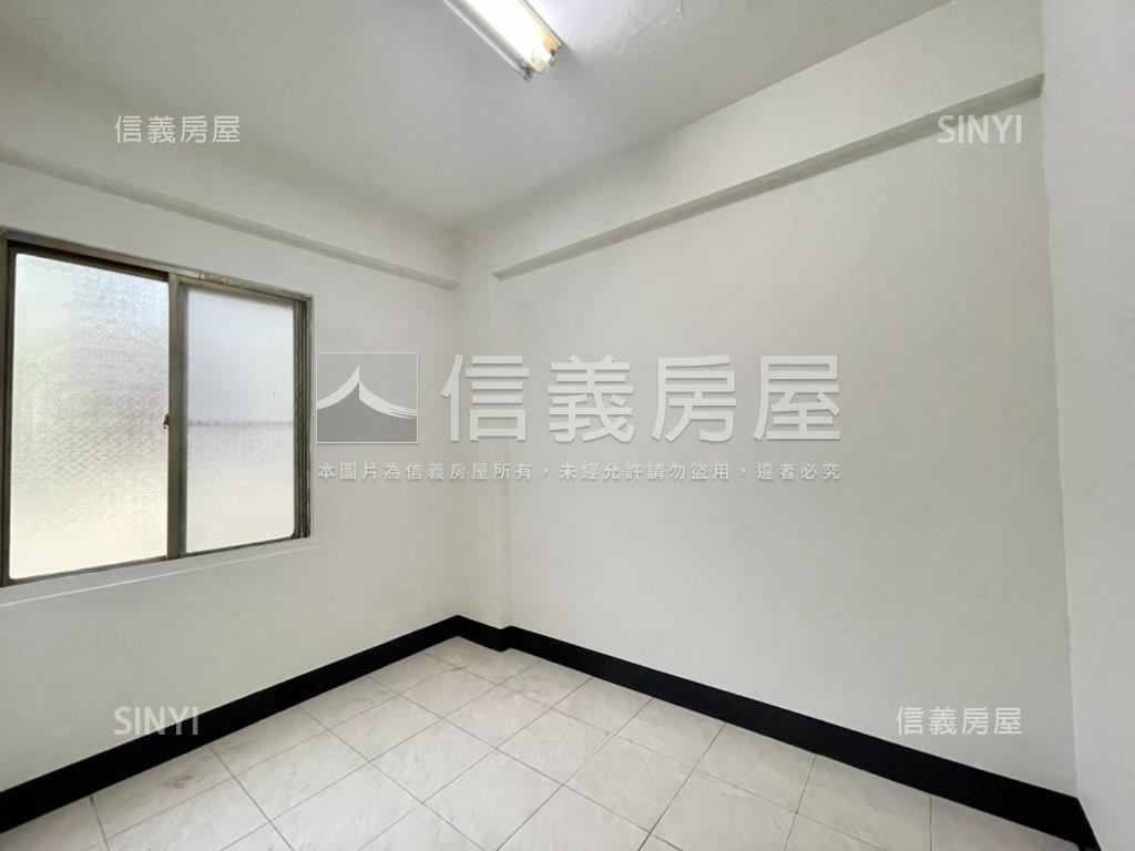 十二佃免千萬車庫透天房屋室內格局與周邊環境