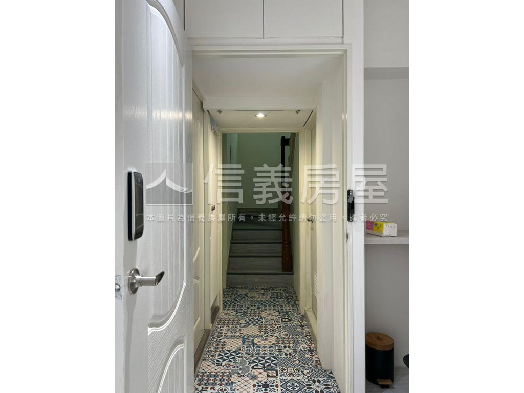 台中路角間店面房屋室內格局與周邊環境