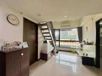 ＮＹ面學校兩房坡平車位