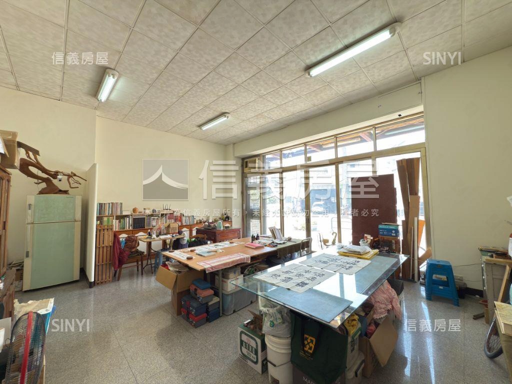近輕軌龍華國小讚店面房屋室內格局與周邊環境