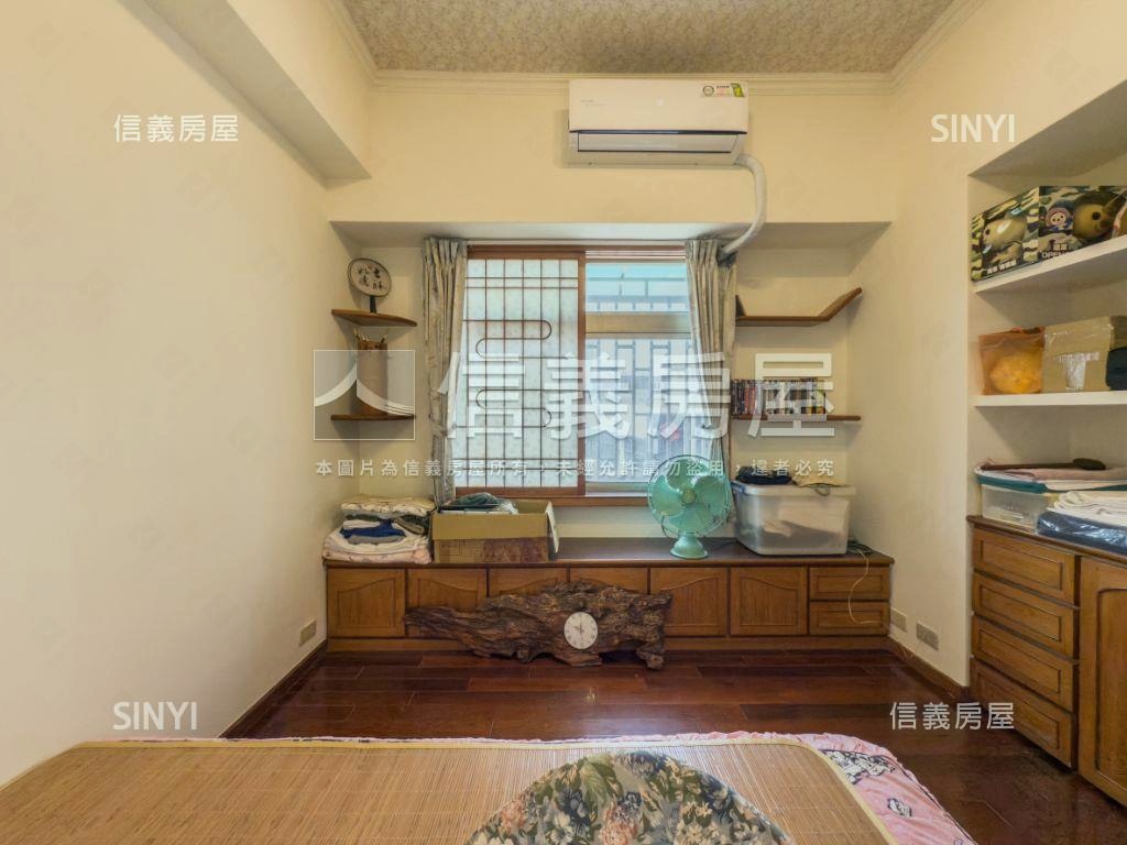 近輕軌龍華國小讚店面房屋室內格局與周邊環境