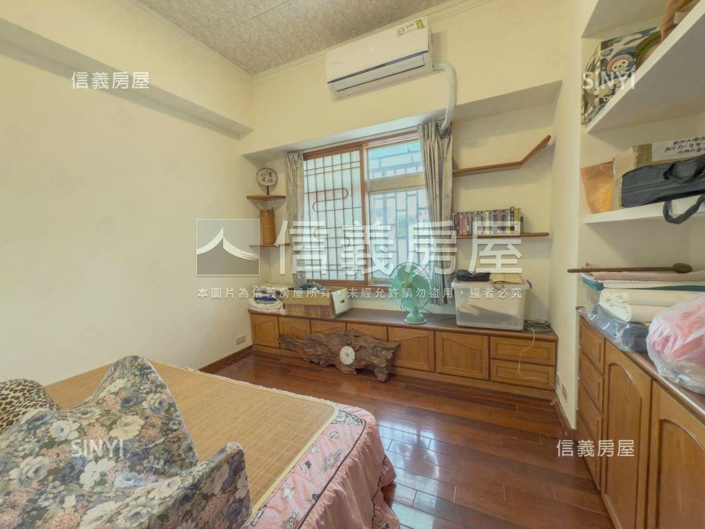 近輕軌龍華國小讚店面房屋室內格局與周邊環境