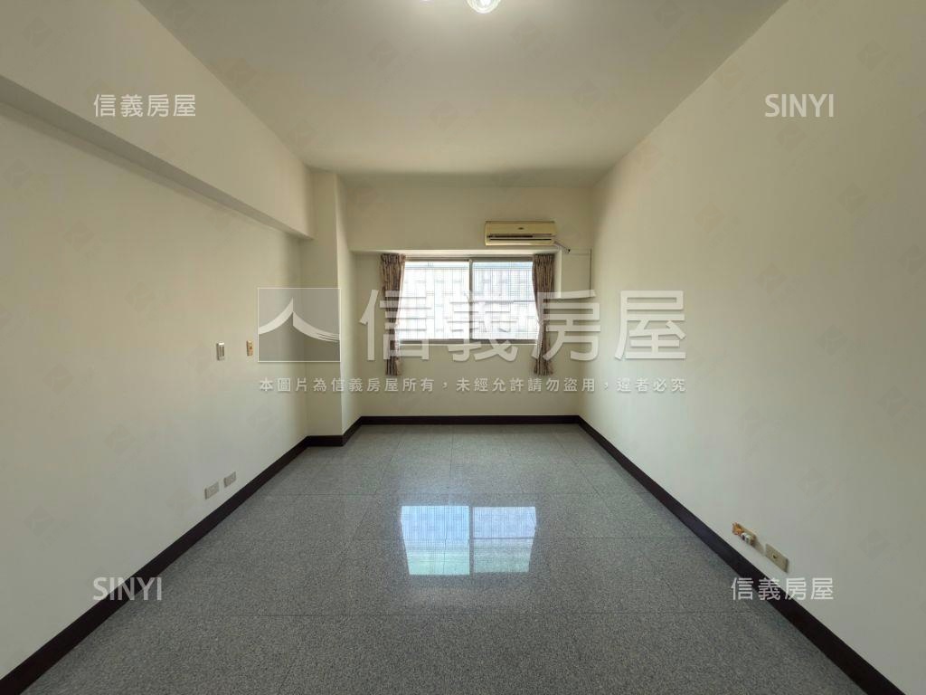 近輕軌龍華國小讚店面房屋室內格局與周邊環境
