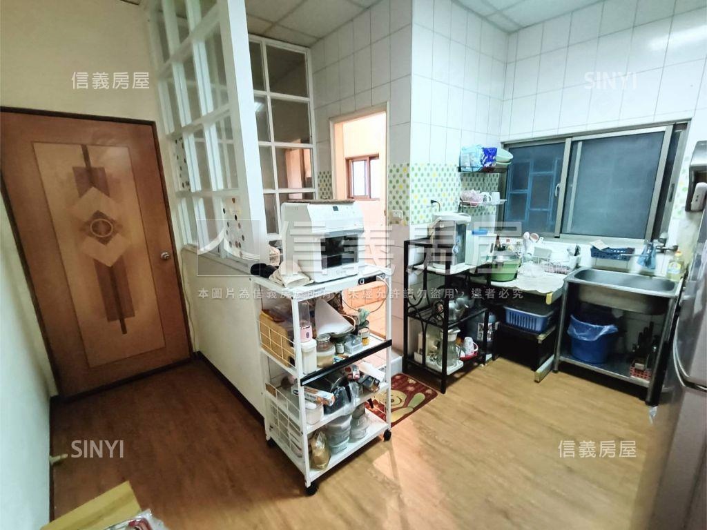 楠科園區右昌莒光鬧市店透房屋室內格局與周邊環境