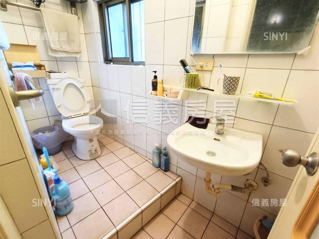 楠科園區右昌莒光鬧市店透房屋室內格局與周邊環境