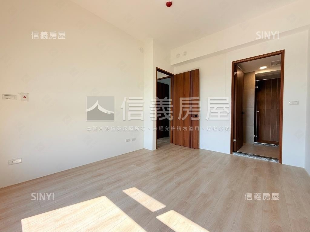 英倫亞灣Ⅱ三房平車房屋室內格局與周邊環境