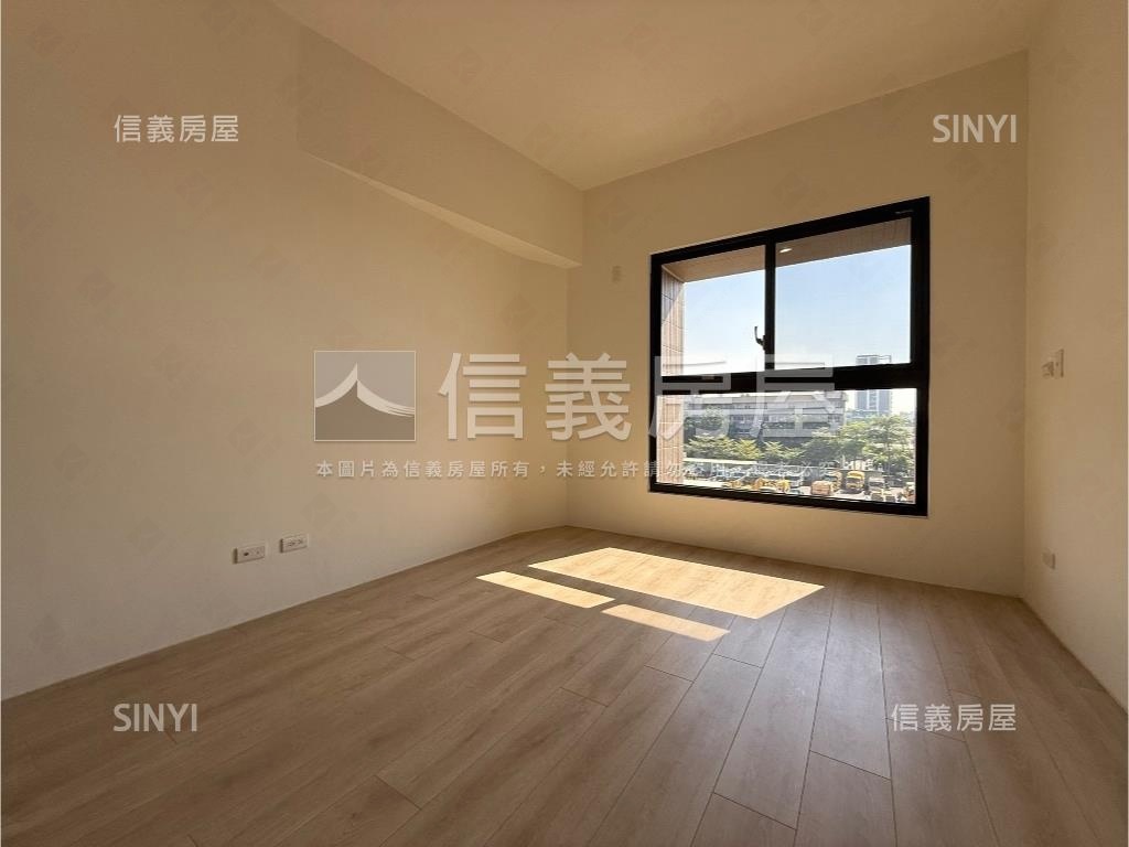 英倫亞灣Ⅱ三房平車房屋室內格局與周邊環境