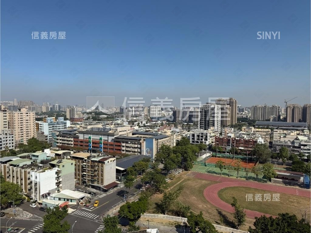 英倫亞灣Ⅱ三房平車房屋室內格局與周邊環境