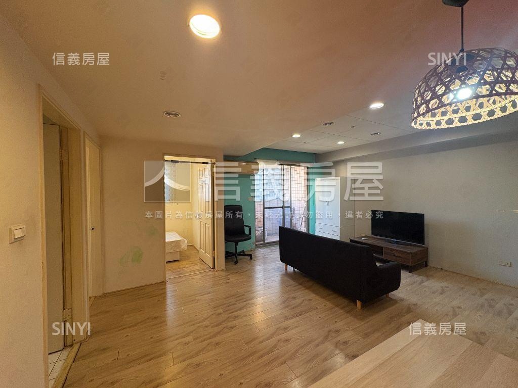 近新光逢甲西屯美三房車位房屋室內格局與周邊環境