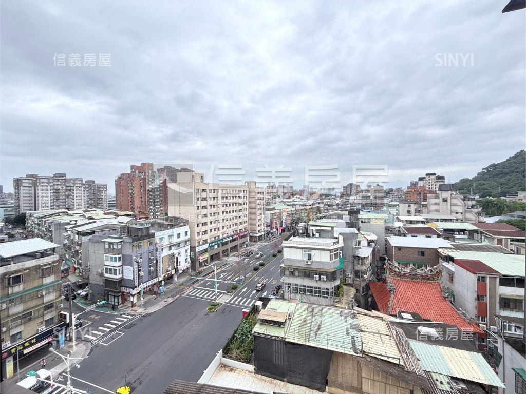 捷運高樓景觀三房房屋室內格局與周邊環境