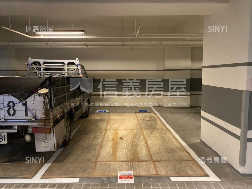 國聚兩房兩衛浴平面車位房屋室內格局與周邊環境