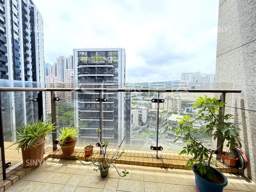 高樓層尊榮四房！稀有釋出房屋室內格局與周邊環境