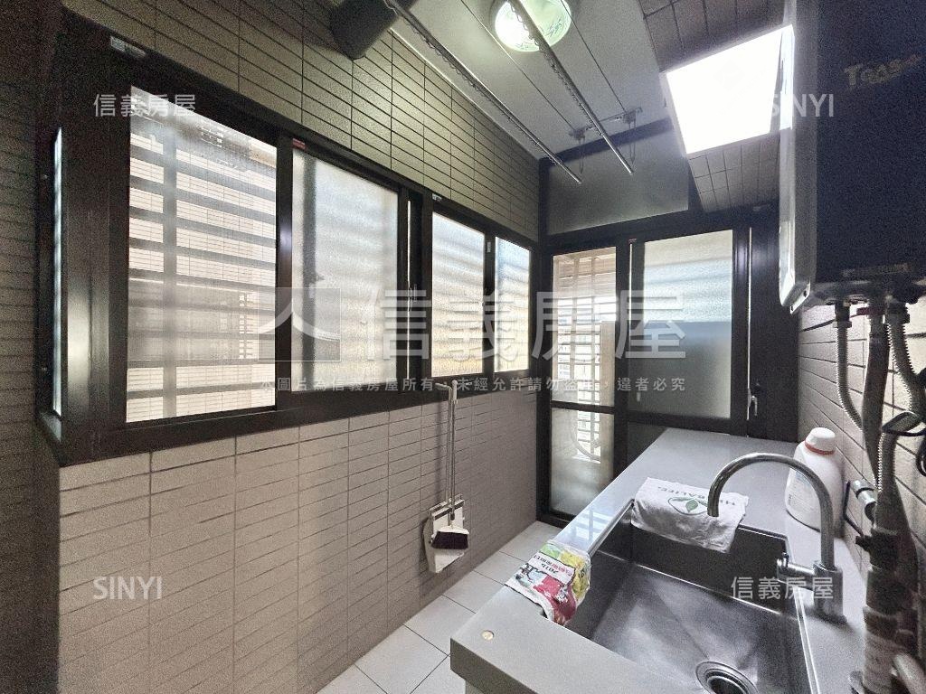 首相花園近公園視野美３房房屋室內格局與周邊環境