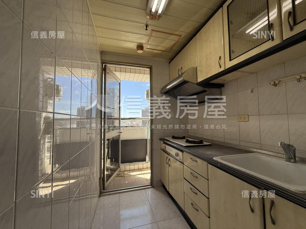 皇家之戀高樓採光大兩房房屋室內格局與周邊環境