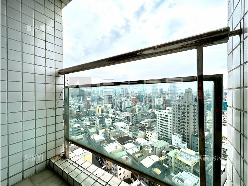 皇家之戀高樓採光大兩房房屋室內格局與周邊環境