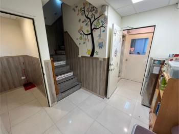 近塗城國小，震後活路透店