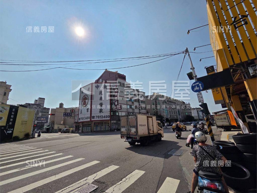 財經巨人中央角店房屋室內格局與周邊環境