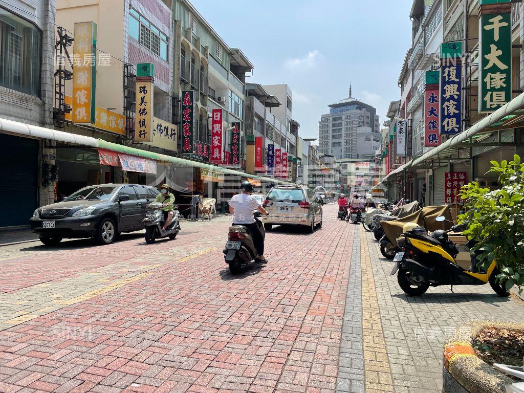 鳳山精華三民路霸氣金店房屋室內格局與周邊環境