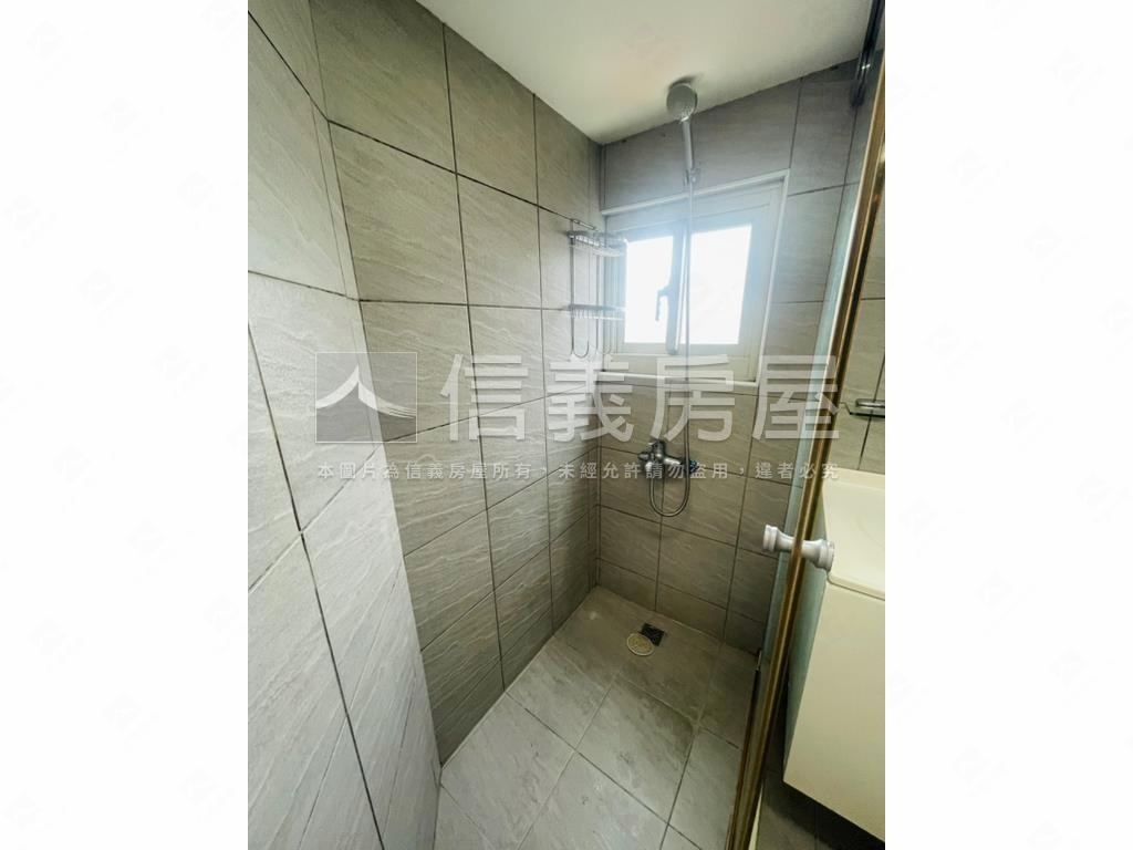 挑高邊間捷運美宅房屋室內格局與周邊環境