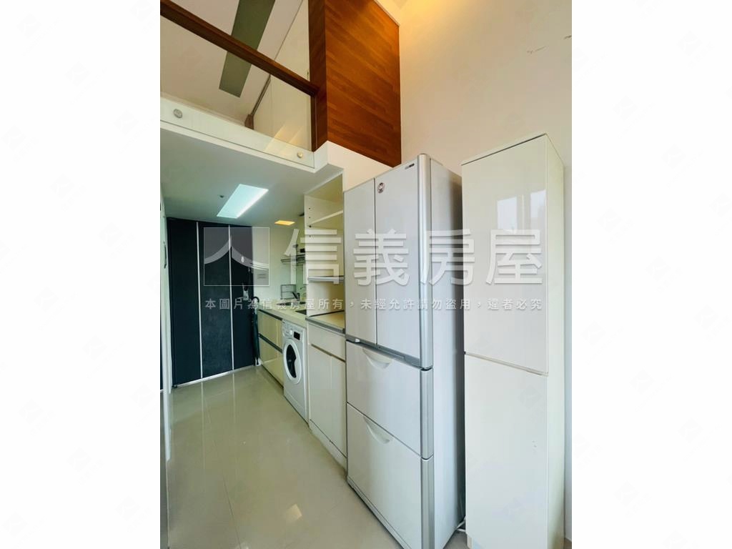 挑高邊間捷運美宅房屋室內格局與周邊環境