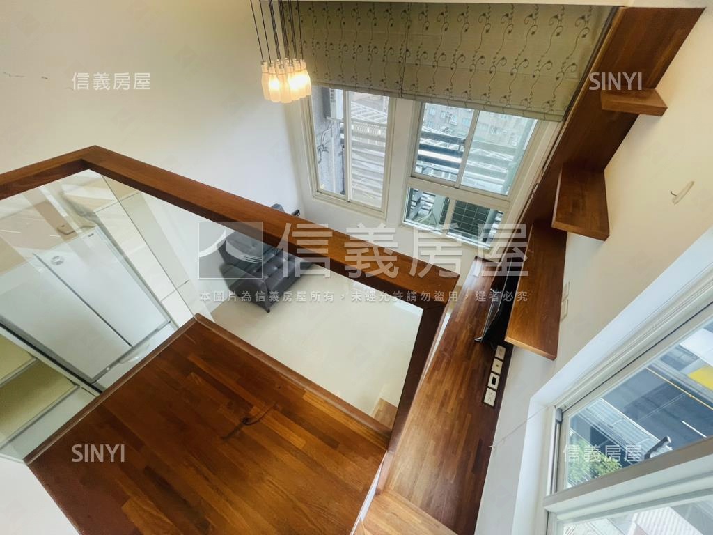 挑高邊間捷運美宅房屋室內格局與周邊環境