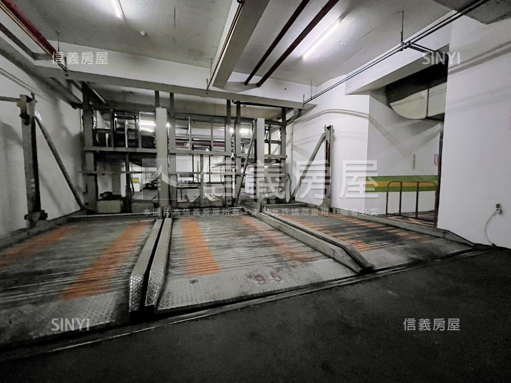 慶懋巨鎮３房１室附車位房屋室內格局與周邊環境