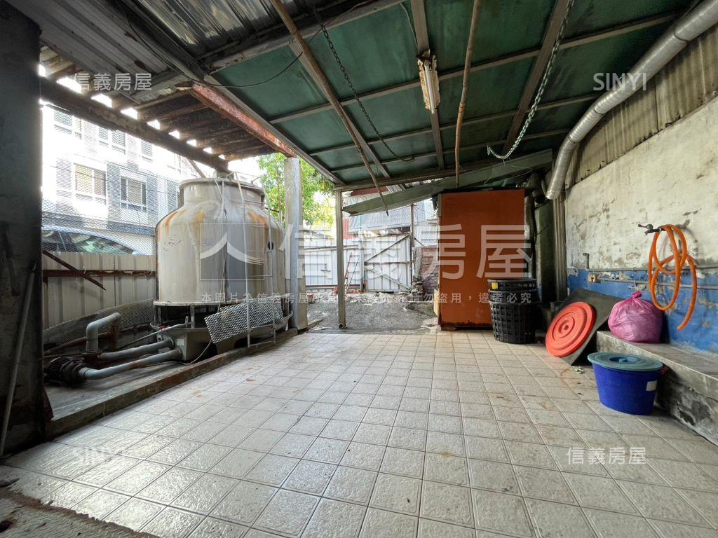前知名復健診所百坪角窗地房屋室內格局與周邊環境