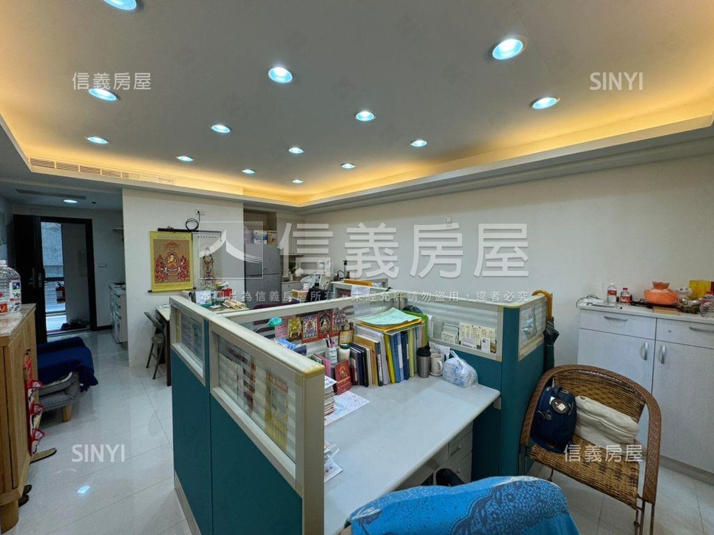 一層２戶．電梯小豪宅房屋室內格局與周邊環境