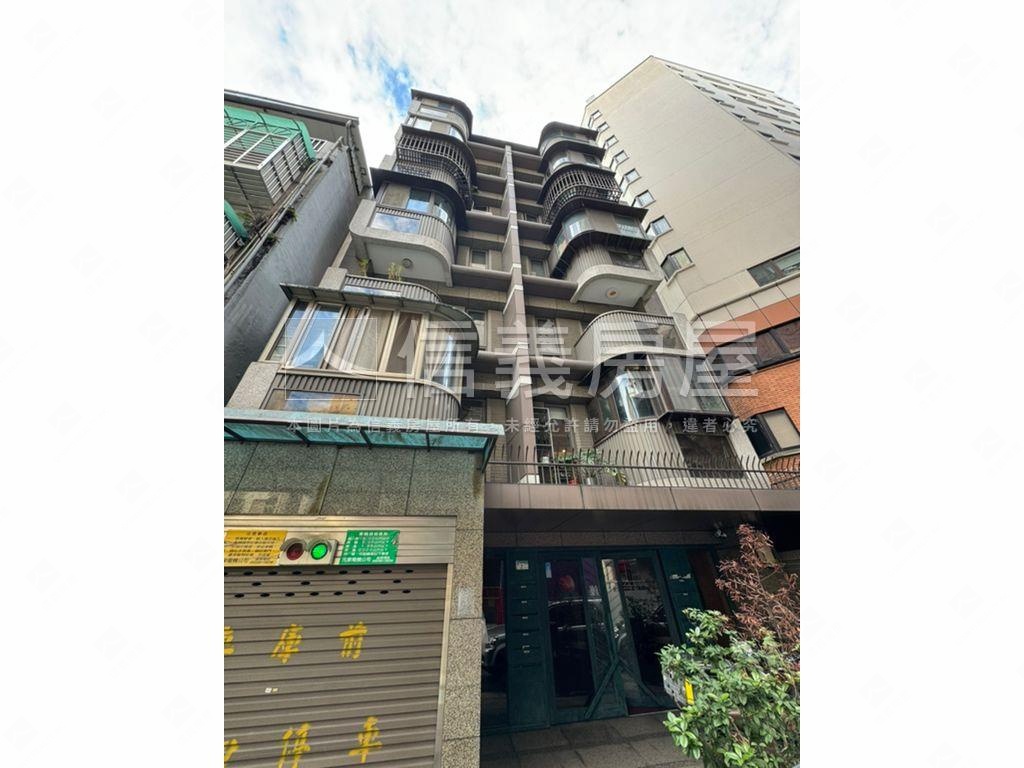 一層２戶．電梯小豪宅房屋室內格局與周邊環境
