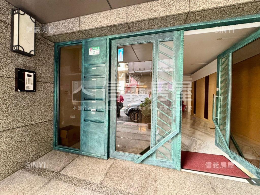 一層２戶．電梯小豪宅房屋室內格局與周邊環境