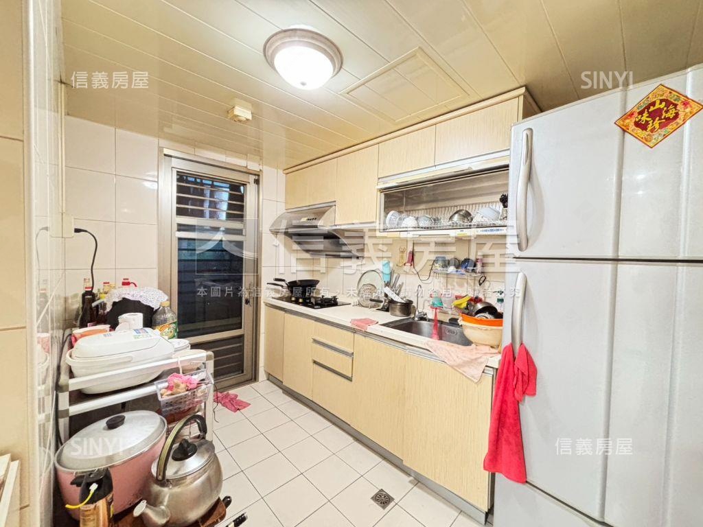 皇翔太陽城面中庭大三房房屋室內格局與周邊環境