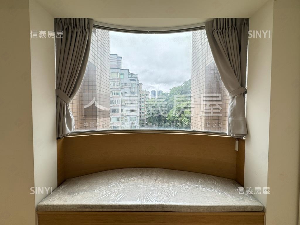 精美挑高綠景氣派５房房屋室內格局與周邊環境