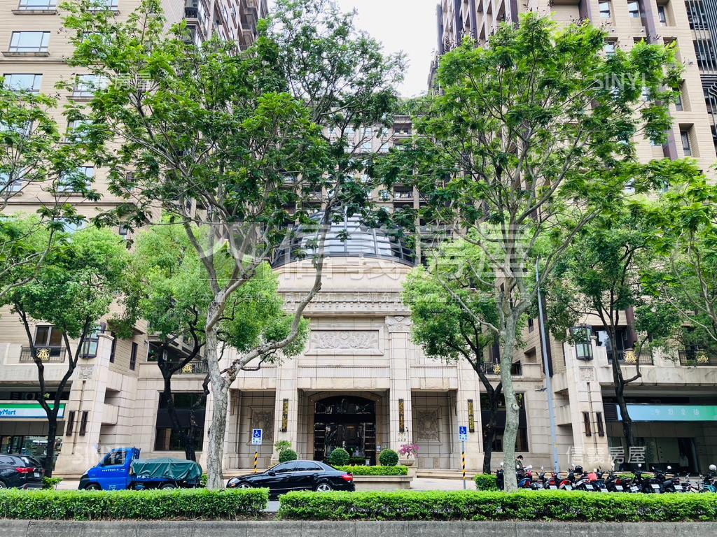 世紀館朝南景觀屋房屋室內格局與周邊環境