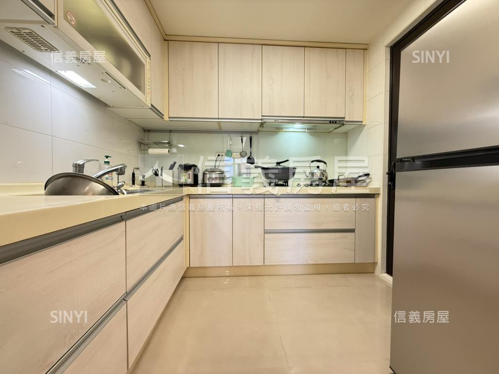 世紀館朝南景觀屋房屋室內格局與周邊環境