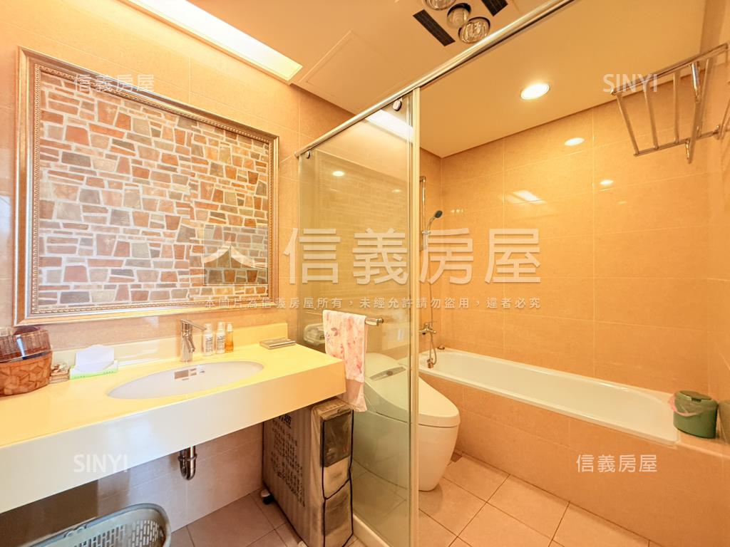 世紀館朝南景觀屋房屋室內格局與周邊環境