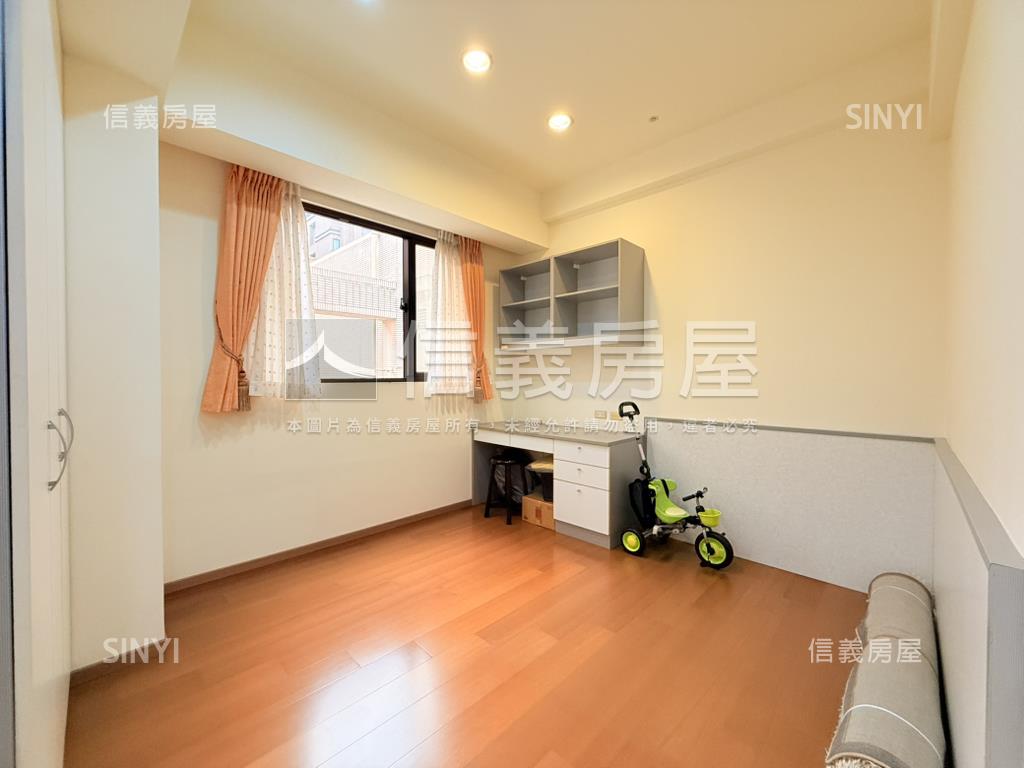 世紀館朝南景觀屋房屋室內格局與周邊環境